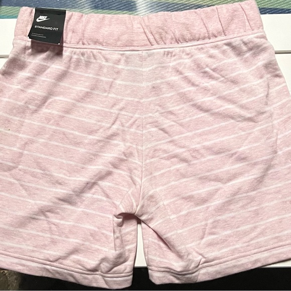 Nike shorts - Picture 2 of 4
